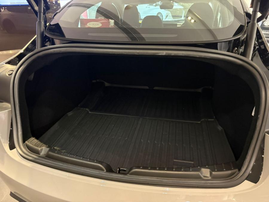 Model 3 Long Range AWD - Image 5